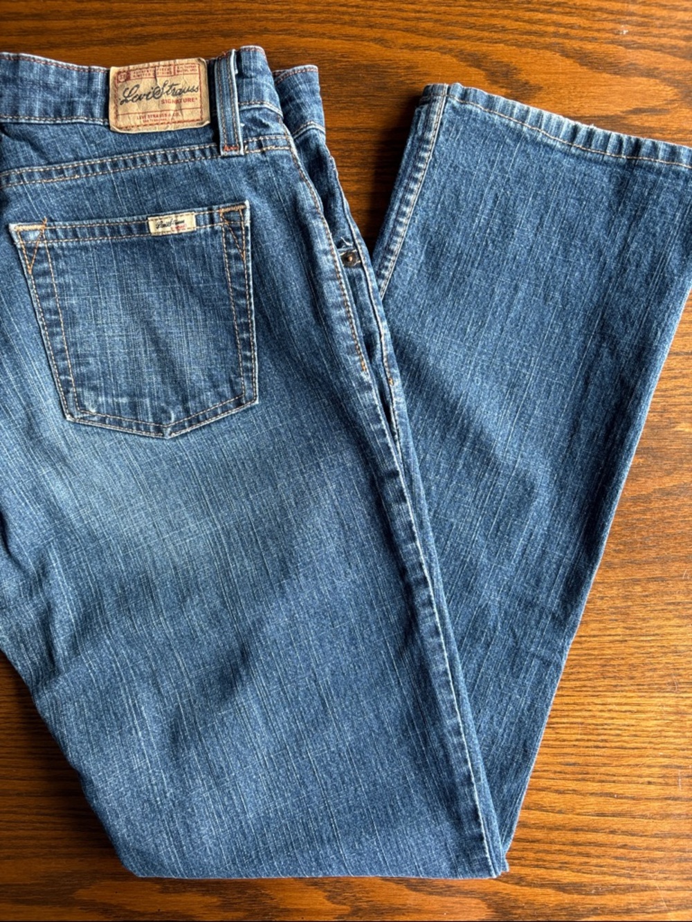 Levi Strauss stretch mid rise straight mid rinse jeans EUC